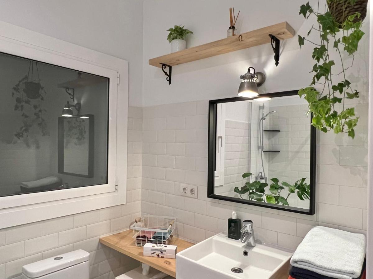 Charming Appartement In The Heart Of バルセロナ エクステリア 写真